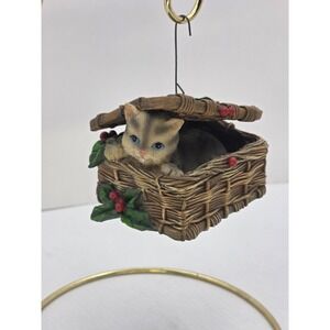 Enesco Kitten‎ In Wicker Basket Christmas Ornament Kitty Cat Figurine VTG